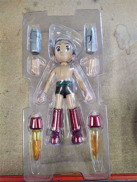 Hot Toys MMS109 Astro Boy Sixth Scale Collectible Figure
